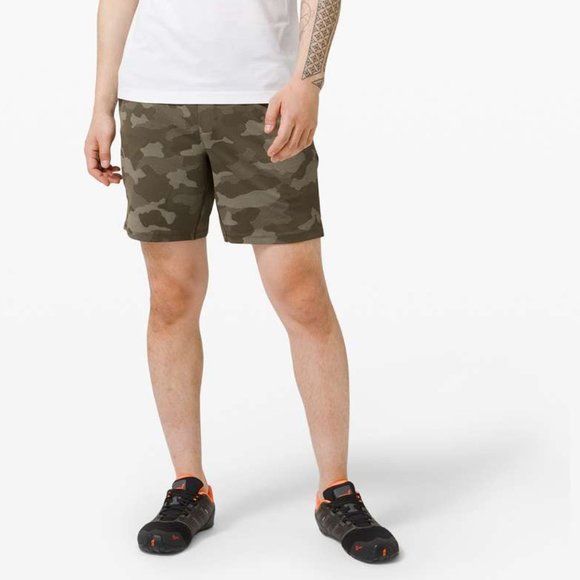 Lululemon - T.H.E. Linerless Dark Olive Short 7" - Size M - Picture 4 of 13